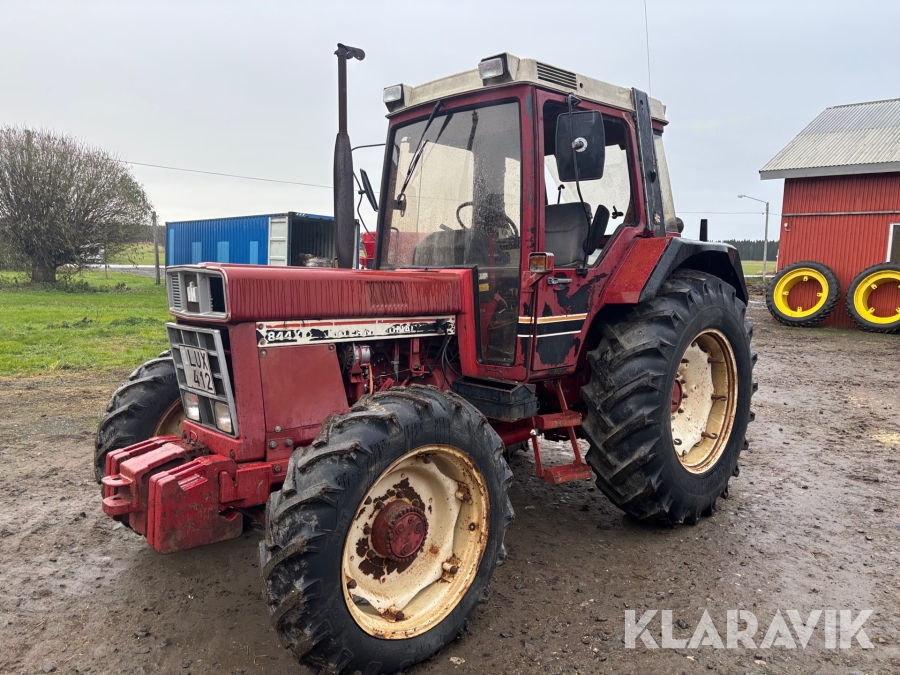 Traktor International 844 XL