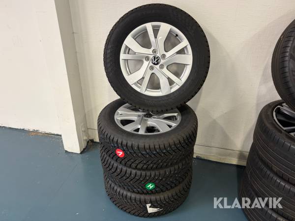 Vinterdäck Nokian 215/65R17 4 st