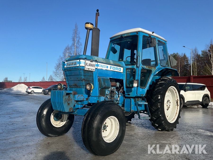 Veterantraktor Ford 6700