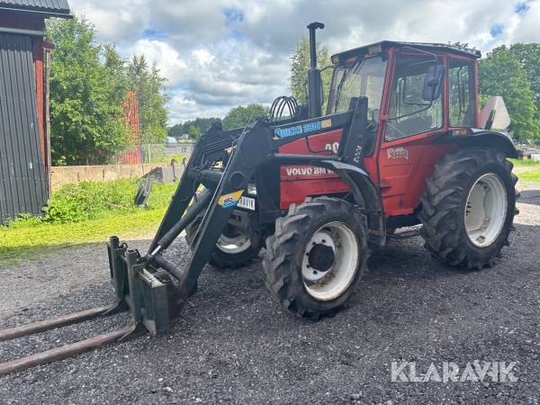 Traktor Volvo BM Valmet 405 med lastare