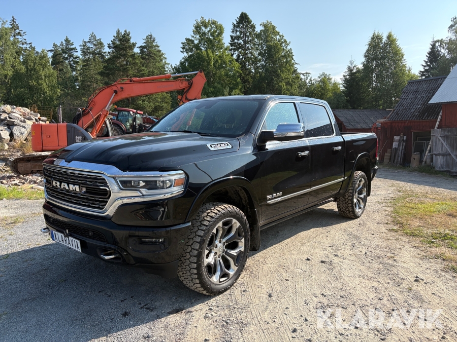 Pickup Dodge Ram 1500 HEMI 5.7 V8 Flex Fuel 4x4 TorqueFlite