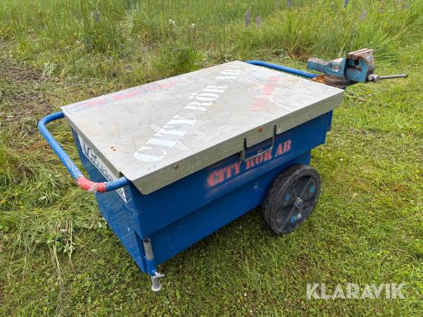 Rörmockarvagn med skruvstäd