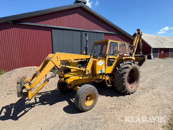 Traktorgrävare BM Volvo T650 med Hymas grävaggregat och skopor