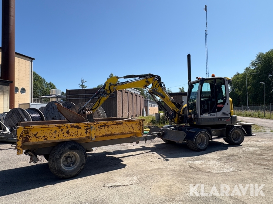 Grävmaskin Wacker Neuson EW65 med vagn och redskap