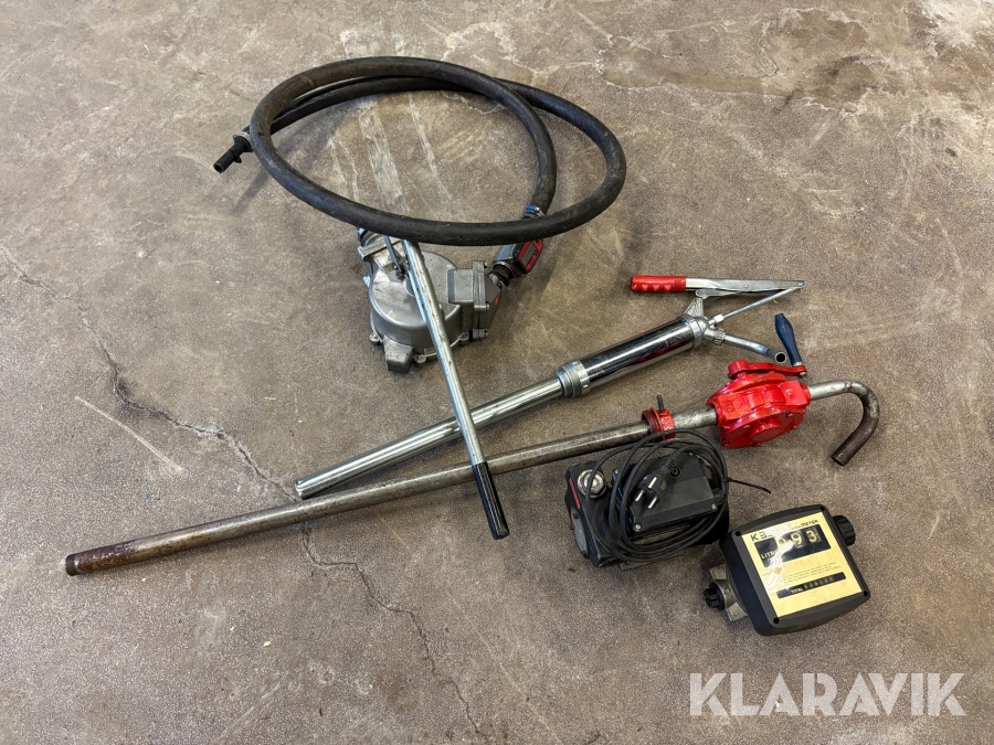 Diverse pumpar med slangar och flödesmätare