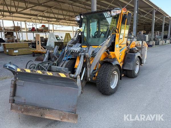 Redskapsbärare Wille 355B Plogutrustad