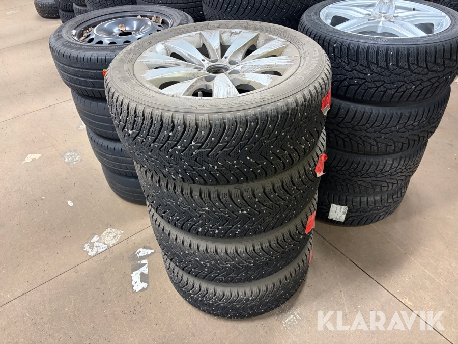Däck Nokian med fälgar 225/50R17 4 st