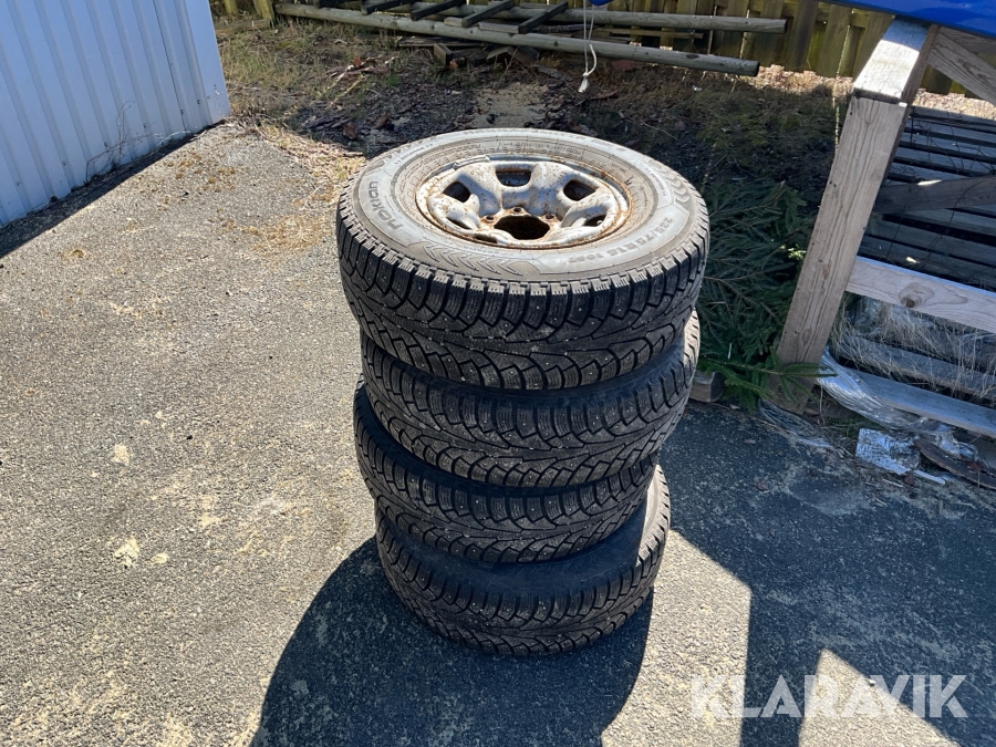 Däck och fälg Nokian Hakkapeliitta 5 235/75R15