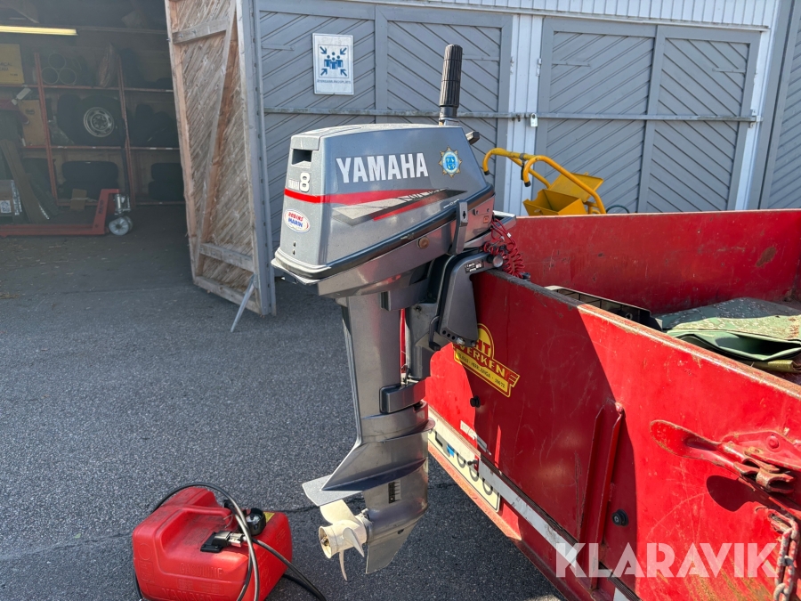 Utombordare Yamaha 8hk med bensintank