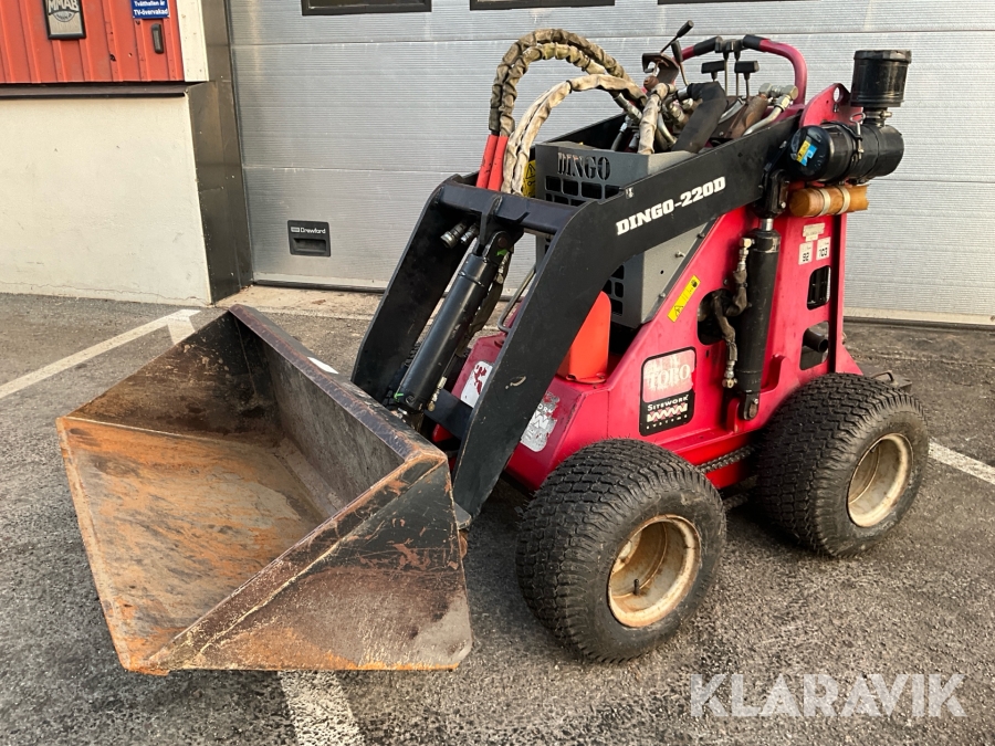 Kompaktlastare Toro Dingo 220D med skopa