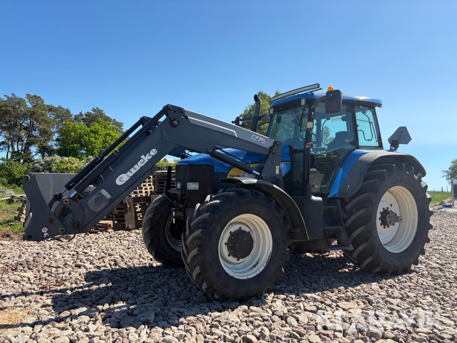 Traktor New Holland TM190 med lastare