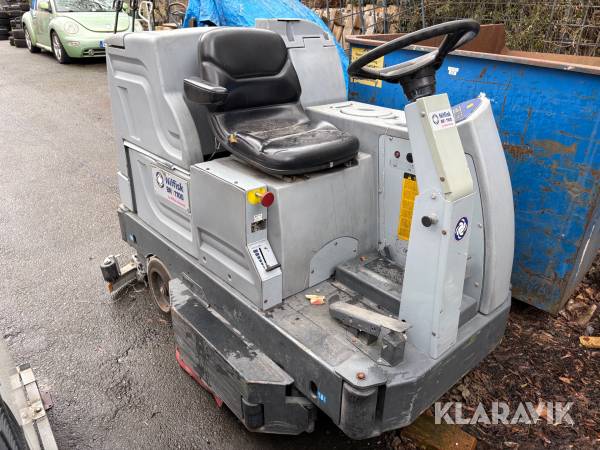 Åkbar skurmaskin Nilfisk BR 1100