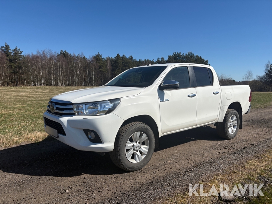 Pickup Toyota Hilux VIII 2.4 D 4WD