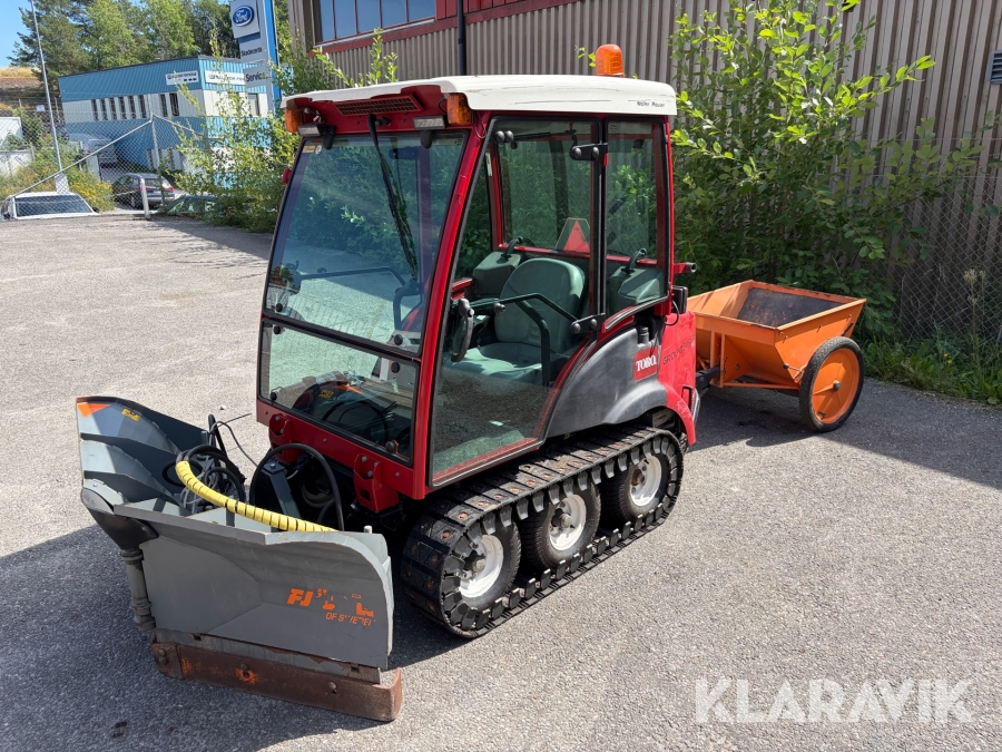 Redskapsbärare Toro Groundsmaster 7210 Med Vikplog, Spridare & Klippdäck