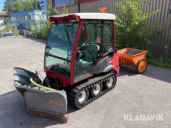 Redskapsbärare Toro Groundsmaster 7210 Med Vikplog, Spridare & Klippdäck