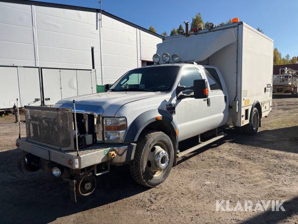 Spårgående Ford F-550 XLT Super Duty med rälshjul