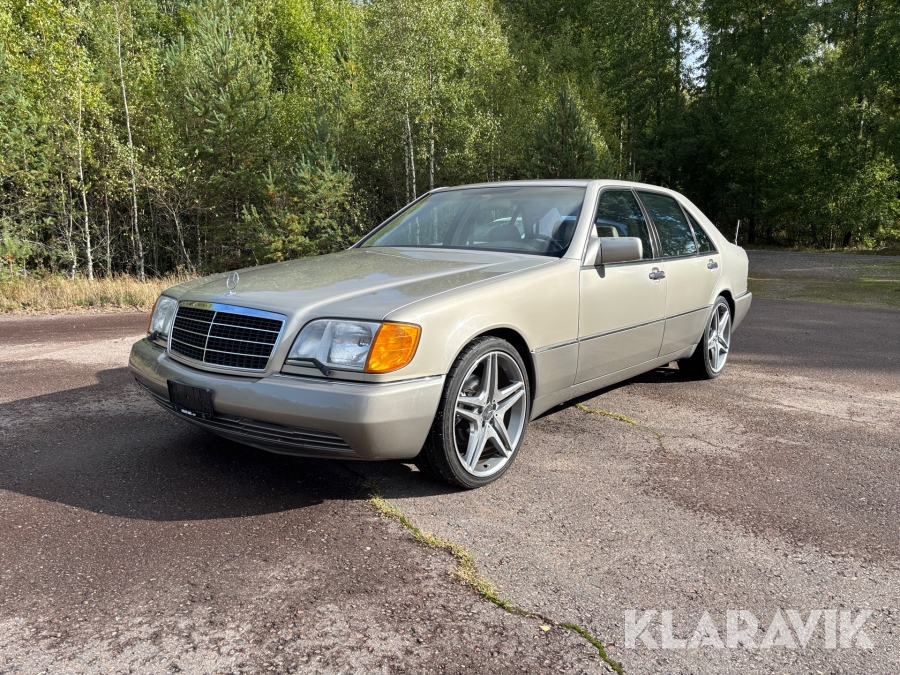 Mercedes-Benz 400 SEL 
