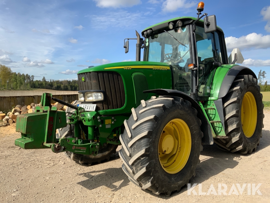 Traktor John Deere 6820
