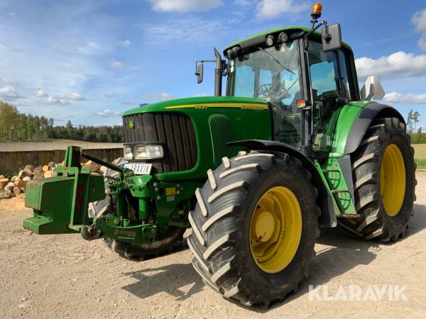 Traktor John Deere 6820