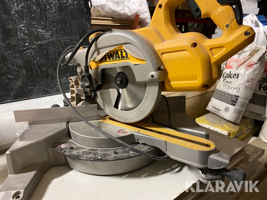 Såg DeWalt DWS777 -QS