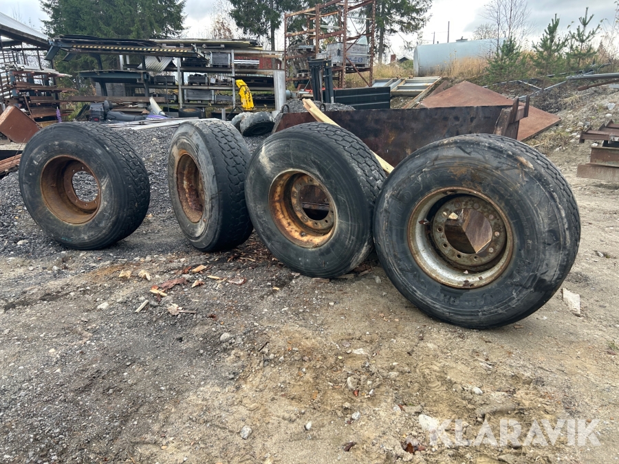 Däck med fälg till släp Goodyear / Michelin 425/65R22.5
