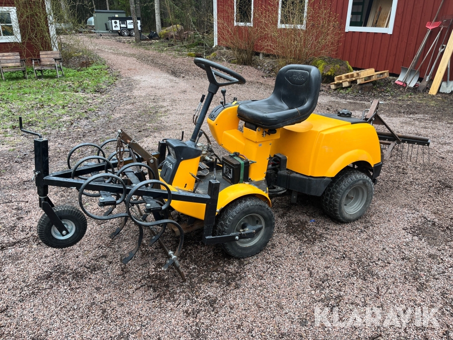 Åkgräsklippare specialutrustad Stiga park