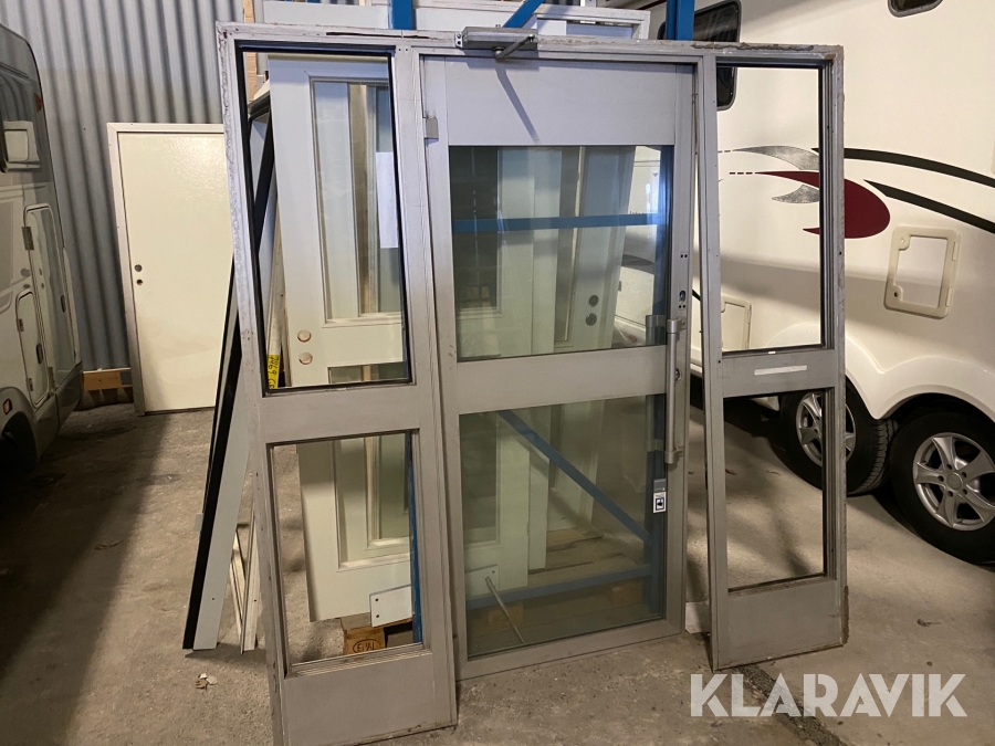 Aluminiumparti med gångdörr 2x2,1m