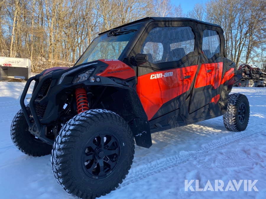 UTV Can-am Maverick Sport 1000R 4 sits