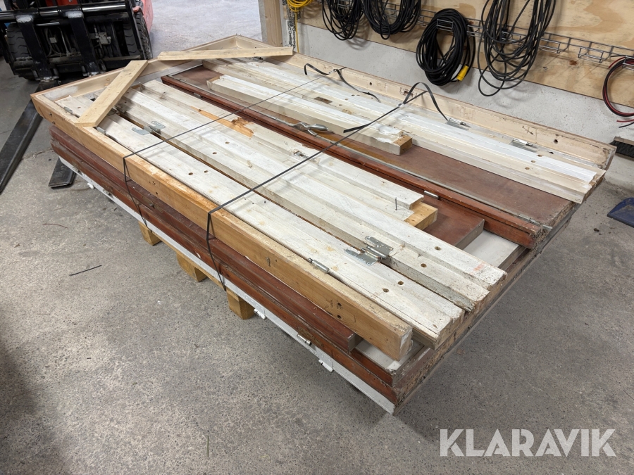 3 st förrådsdörrar