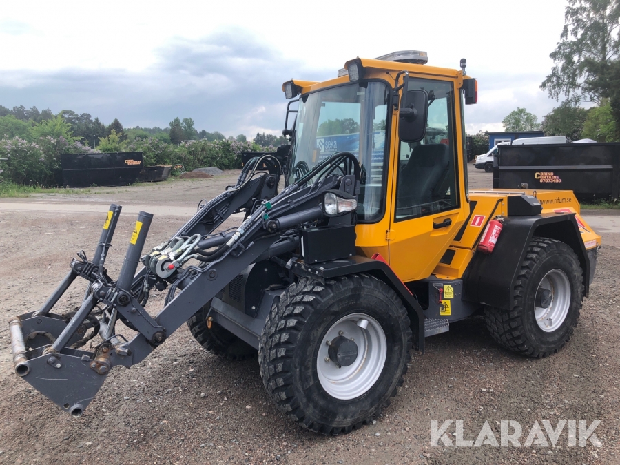 Redskapsbärare LM Trac 586 med tillbehör