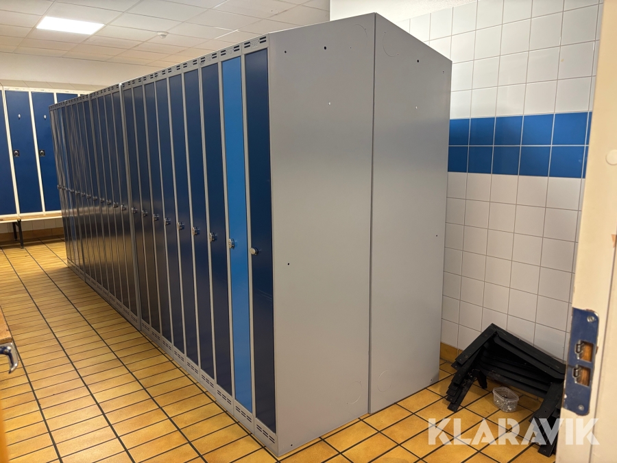Klädskåp Sonesson Inredningar 12 sektioner