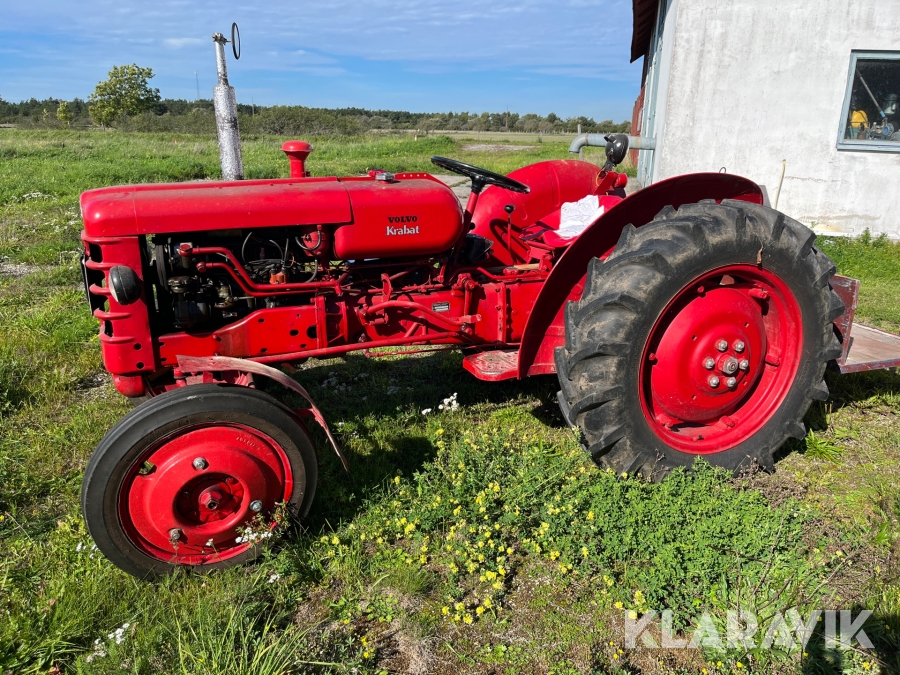 Veterantraktor Volvo BM T15 Krabat med lastbrygga