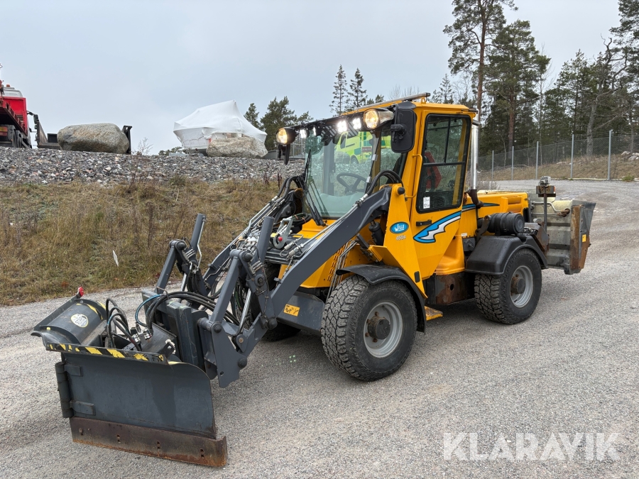 Redskapsbärare Wille 455B med vikplog & sandspridare