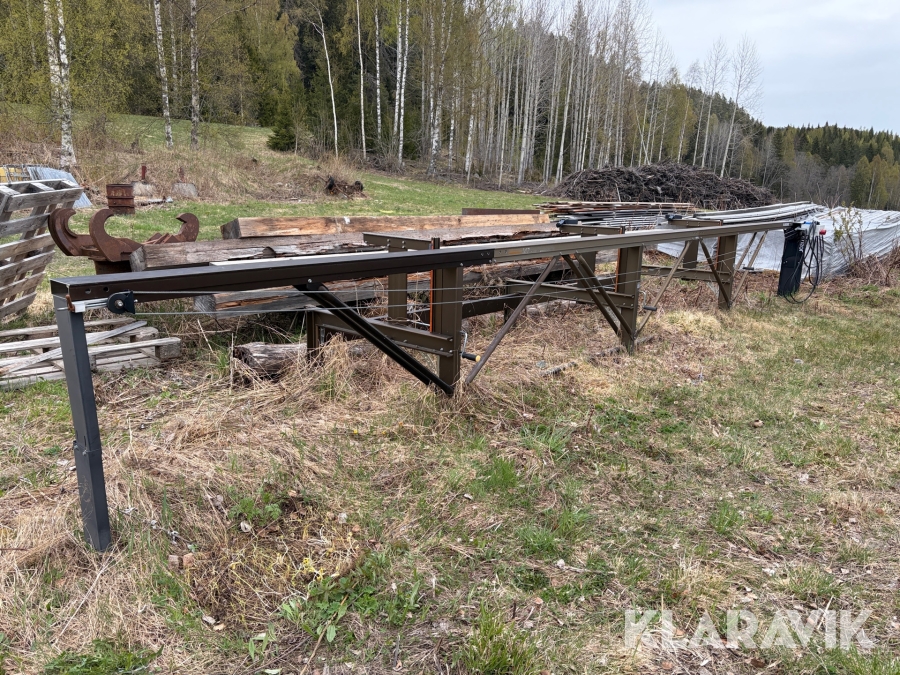 Solosåg Logosol M7/E37 E8000/Timmerfräs 230 med timmerfräs och en elsåg