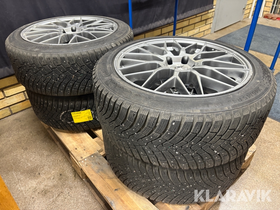 Dubbade vinterdäck Continental Icecontact 245/45 R19 med AEZ crest felgar 4st