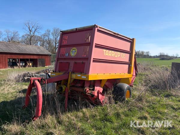 Självlastarvagn / hackvagn Taarup 1015