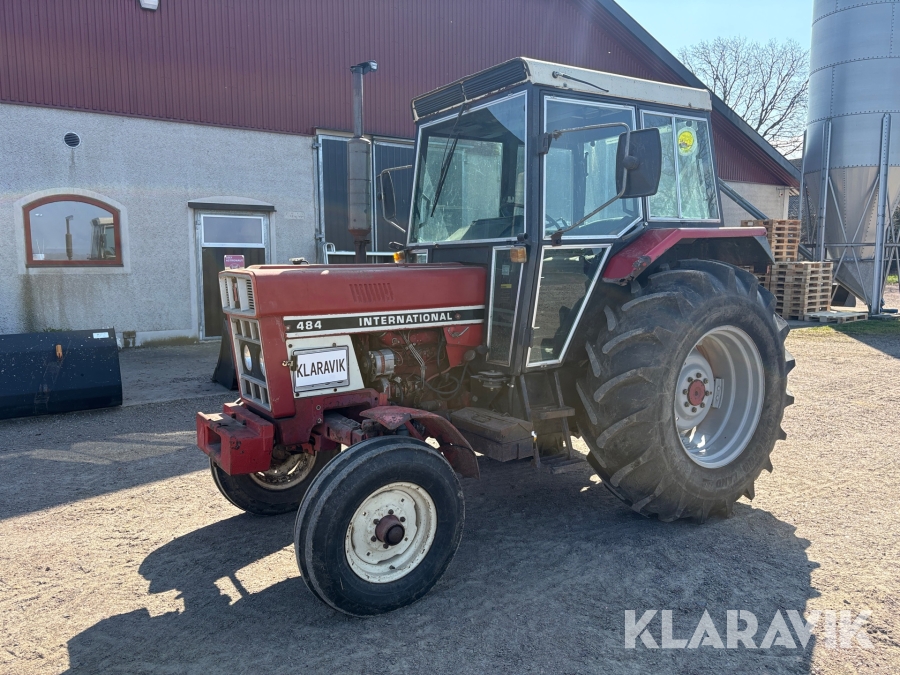 Traktor International 484