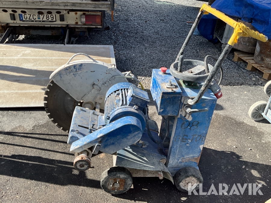 Golvsåg med 600mm klinga