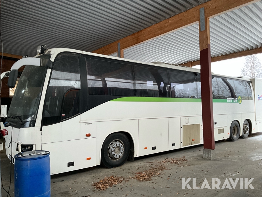 Buss Volvo B12m 6X2 9700H med godsskåp