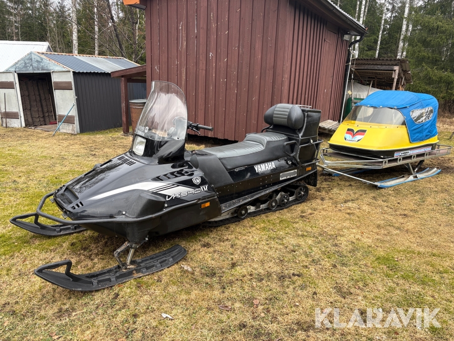 Snöskoter Yamaha VK540IV med pulka