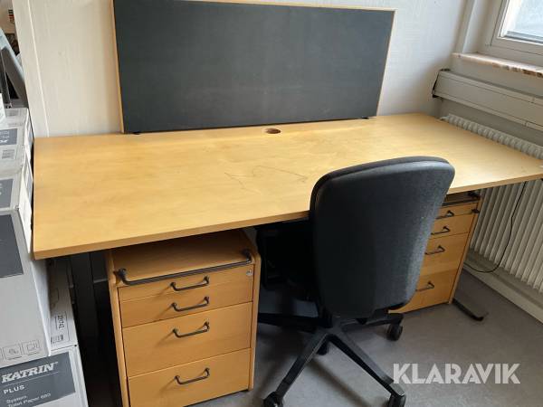 Höj- & sänkbart bord med tillbehör