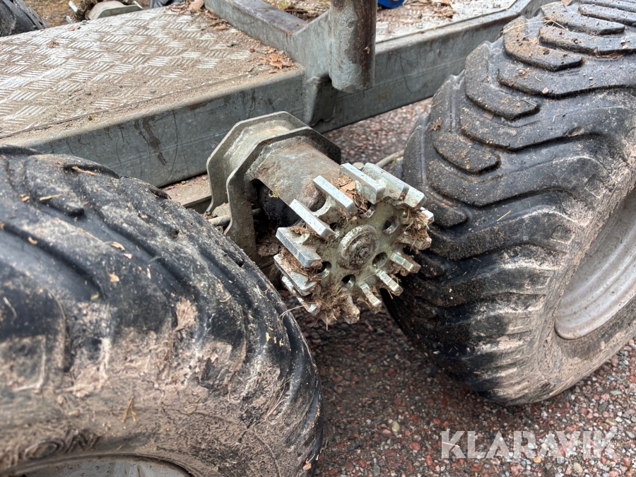 Skogsvagn Avestavagnen Ranger STD hydraulaggregat