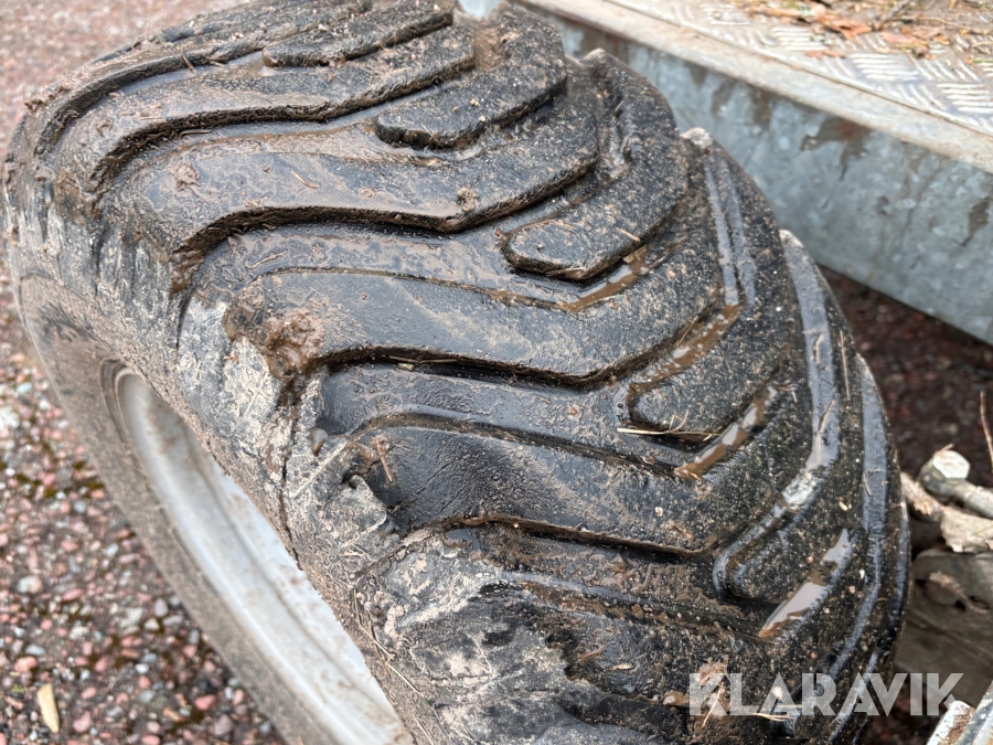 Skogsvagn Avestavagnen Ranger STD hydraulaggregat