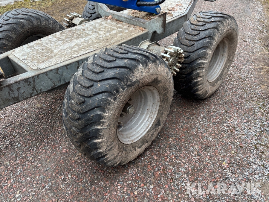 Skogsvagn Avestavagnen Ranger STD hydraulaggregat