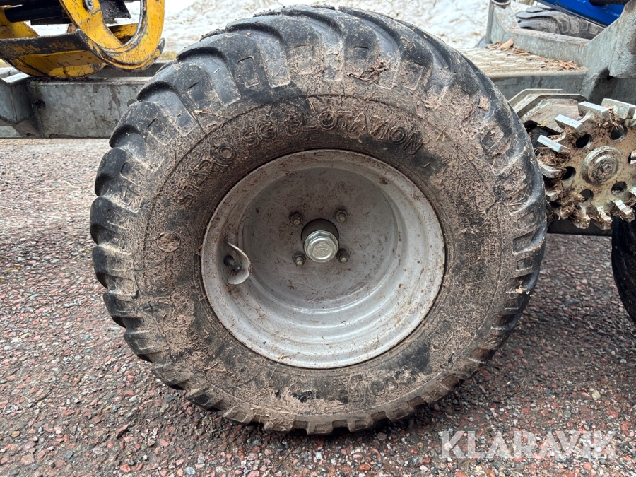 Skogsvagn Avestavagnen Ranger STD hydraulaggregat