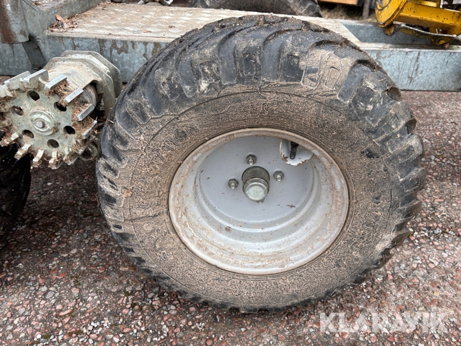 Skogsvagn Avestavagnen Ranger STD hydraulaggregat