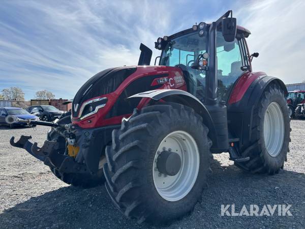 Traktor Valtra T255 frontlyft/ 4wd