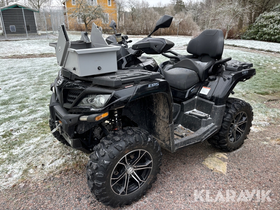 Fyrhjuling CFmoto CForce 850XC med tillbehör