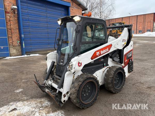 Kompaktlastare Bobcat S66 med 6 st redskap