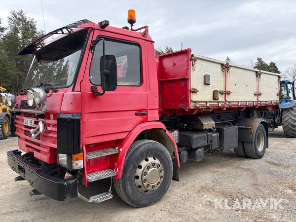 Veteranlastbil lastväxlare Scania P92HL 4x2 med Kranflak & Gripskopa